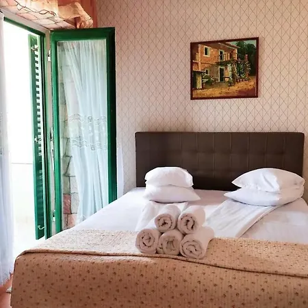 Family-friendly With Swimming Pool Kali, Ugljan - 14116 Appartement Kali
