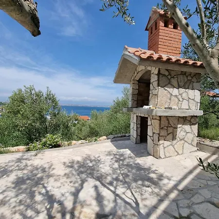 Апартаменты Family-friendly With Swimming Pool Kali, Ugljan - 14116 Кали