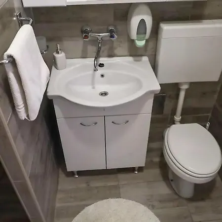Appartement Family-friendly With Swimming Pool Kali, Ugljan - 14116