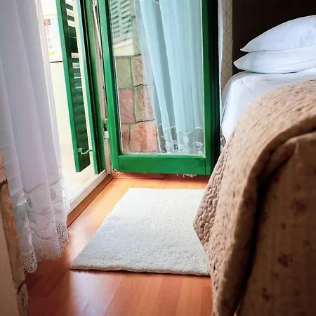 Appartement Family-friendly With Swimming Pool Kali, Ugljan - 14116 *