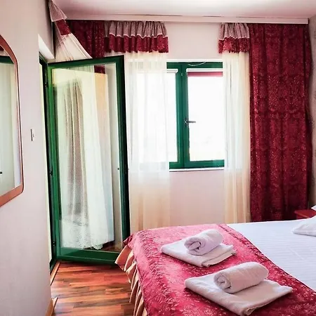 Family-friendly With Swimming Pool Kali, Ugljan - 14116 Апартаменты