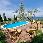 Appartement Family-friendly With Swimming Pool Kali, Ugljan - 14116 Kali
