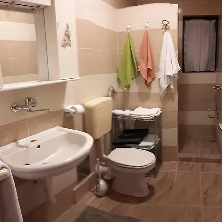 Апартаменты Family-friendly With Swimming Pool Kali, Ugljan - 14116 Кали