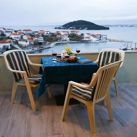 Family-friendly With Swimming Pool Kali, Ugljan - 14116 Apartment