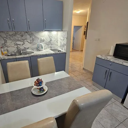 Apartamento Family-friendly With Swimming Pool Kali, Ugljan - 14116