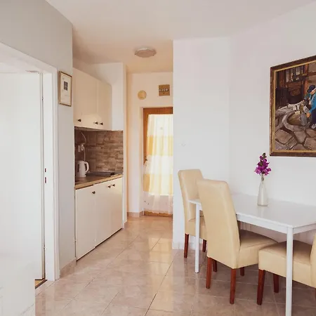 Family-friendly With Swimming Pool Kali, Ugljan - 14116 Apartment *