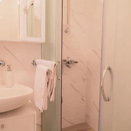 Family-friendly With Swimming Pool Kali, Ugljan - 14116 Apartment