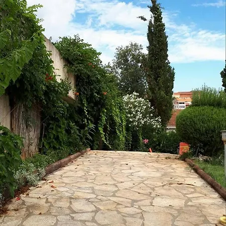 Apartment Family-friendly With Swimming Pool Kali, Ugljan - 14116